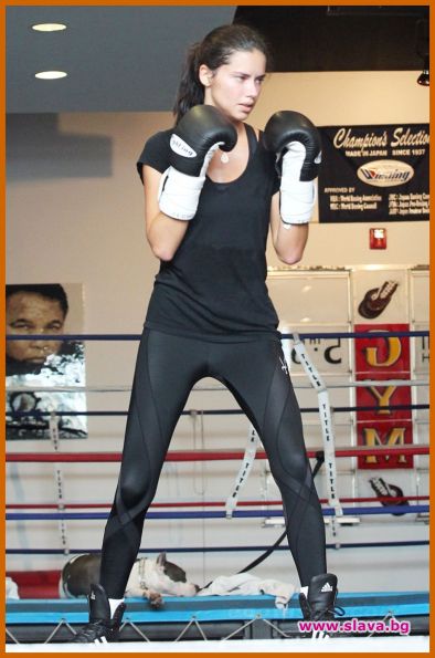 Адриана Лима става боксьорка