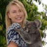 Мария Шарапова гушна коала в Австралия