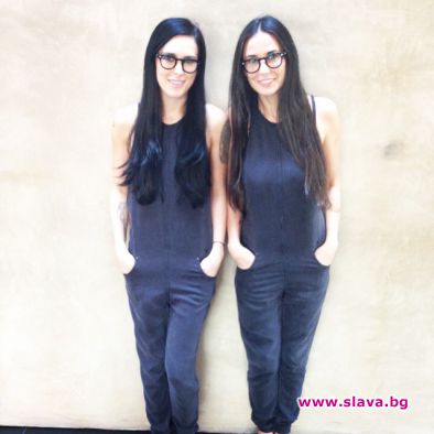 Деми Мур и дъщеря й се облякоха като близначки