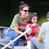 Дъщерята на Том Круз на разходка с лодка