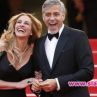 Джулия Робъртс награждава Джордж Клуни