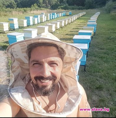 Стефан на Гала стана пчелар 