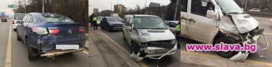 Деси Плевннелиева се удари в бус на Цариградско шосе