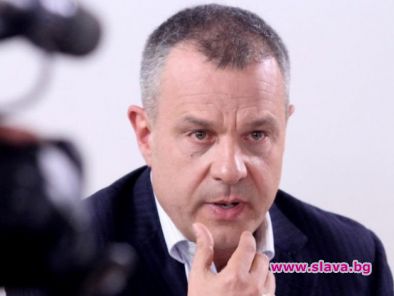 Журналисти и общественици искат оставката на Кошлуков и на СЕМ