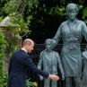 Помирени: принцовете Хари и Уилям застанаха един до друг за откриването на статуята на лейди Ди
