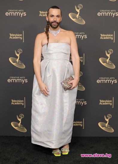 Джонатан Ван Нес се появи в рокля на наградите 