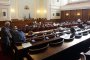 Срокът за осиновяване става шест месеца 