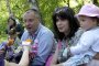 Сергей с дъщеря си на митинг