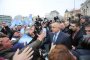 Титани, зърнари, планинари и щастливи прасета митингуват пред НС