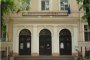Ученичка бере душа, паднала от третия етаж на школото