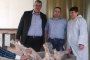 Дариха два тона  агнешко месо на домове за деца и стари хора