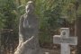 Класиците почистиха надгробните паметници на класици