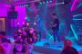    Дара Екимова на една сцена с пилотите на Формула 1  