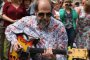 Китара на The Beatles оценена на 400 000 лири