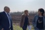  Премиерът инспектира с уволнената от Слави координаторка пътя Видин-Монтана