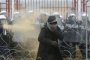Полша използва газ и водни оръдия срещу мигранти на границата с Беларус 