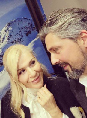 Най-дългогодишната водеща в тв ефир получи мило обяснение в любов от любимия си Стефан