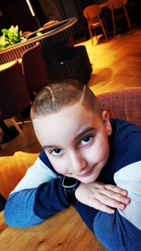 
Никола беше диагностициран с 5см краниофарингеом в мозъка в началото на миналата година