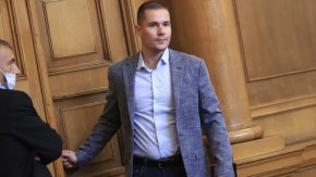 В края на миналата седмица посочените от спортния министър Радостин Василев Тодоров и Георгий Султанов бяха официално вписани в Търговския регистър като членове на УС на тотото