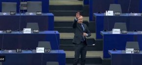 Инцидентът се случи след негово изказване на дебата за върховенството на закона вчера