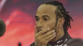 Хамилтън изчезна от публичното пространство след Гран при на Абу Даби