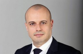 Проданов направи заявлението си по време на най-голямото туристическо събитие в България