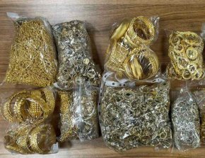 Окръжната прокуратура в Хасково привлече като обвиняем и задържа турски гражданин за контрабанда на златни накити за 1 070 712 лева