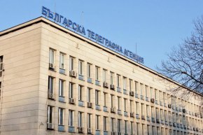Мотивите им са, че договорът, който агенцията има с частна фирма, така или иначе изтича на 1 май т.г.. 