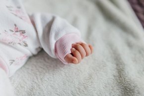 

31-годишна жена с карцином на гърдата роди здраво момиченце след проведена химиотерапия по време на бременност