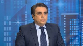 Виждаме неоправдано увеличение на цени за ден-два при определени търговци, координирано с медийно отразяване, твърди финансовият министър