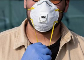 Преди маскираните хора бяха синоним на обирджии и никой никъде не би ги допуснал