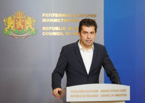 Според тях е възможно да има среща при президента Румен Радев заради искането на САЩ България да даде на Украйна противовъздушни ракети С-300