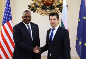 Америка е НАТО, България е НАТО, завърши своето встъпление Петков