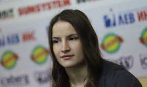 Актуалната световна шампионка по борба в категория до 59 кг Биляна Дудова заяви, че дълги години е била ощетявана и унижавана, защото не тренира при селекционера на националния тим Петър Касабов