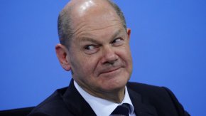 Москва твърди, че Путин е обяснил на Шолц, че неговото правителство сега изисква плащане в рубли "поради факта, че в нарушение на международното право валутните резерви на Банката на Русия са били замразени от държавите членки на ЕС