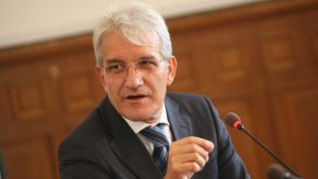 Сараите искат допълнителни вноски във фонда да правят производители на ел. енергия от възобновяеми източници с обща инсталирана мощност 500 киловата и над 500 киловата от разликата между постигната средномесечна цена на пазар Ден напред