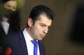 По думите на министър-председателя Кирил Петков единственият начин продукцията на българските производители да бъде запазена от нерегламентиран внос е да има работещ механизъм на границата за спиране на продукти, които не отговарят на изискванията за качество и безопасност на Европейския съюз и на България.