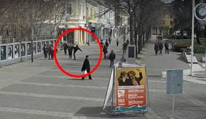 Една от потърпевшите е Стела Късева, която е служител на Община Бургас