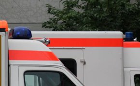  

В УМБЛ - Бургас са настанени двамата български военни, които са били в кабината на камиона, и още 11 афганистански граждани на възраст от 16 до 23 години
