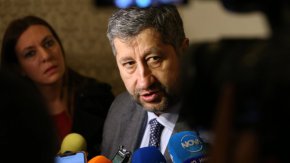 Иванов коментира, че и той усеща напрежение между ПП и ИТН