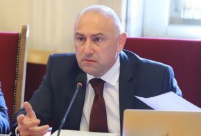 Операцията започва в края на 2013 г. През декември Инвестбанк учредява фирма на име Инвестмънт пропъртис като свое еднолично дружество с ограничена отговорност.