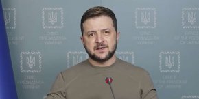 Началникът на щаба му Андрей Ермак заяви по-рано, че "втората фаза на войната" е започнала на изток, но призова украинците да "вярват в нашата армия, тя е много силна"
