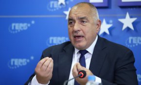 За еврозоната вече спокойно може да спрете да говорите, особено колегите от ДБ, тя вече не е възможна. Приключи тази тема - разплащането ще е в рубли, джонги и т.н.”, каза още лидерът на ГЕРБ