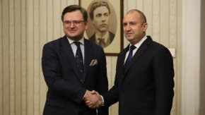 Кулеба благодари на държавния ни глава за принципната позиция