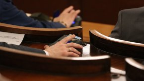  

Вносителите на законопроекта посочват, че, по данни от доклад на Агенцията по заетостта, Европейската комисия и Организацията за икономическо сътрудничество и развитие, 900 000 българи нито учат, нито работят