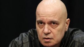Припомняме, че в понеделник премиерът Петков обяви кампания за набиране на средства за Украйна за боеприпаси.