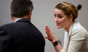 Давайки показания по време на битката на Хърд с Деп за клевета, психологът идентифицира симптоми, включващи "измисляне на истории" и "тактики за манипулиране", и казва, че разстройствата могат да бъдат предизвикани от "ужас от изоставяне"