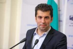 Разговор Петков е провел и с председателя на Европейската комисия Урсула фон дер Лайен, която е коментирала, че едностранното нарушаване на договора за доставка от руска страна не е само проблем на България"