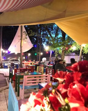 Бирарията в парка е едно от най-приятните места в града, особено, когато времето съвсем се стопли