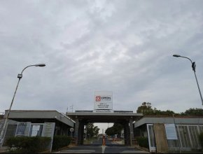 
Енергийният експерт Илиян Василев разказа цялата схема, по която цените на горивата в България, вместо по евтиния руски петрол, се ориентират по скъпия Брент, който обаче тук НЕ преработваме, в предаването на Люба Кулезич Честно казано по Евроком